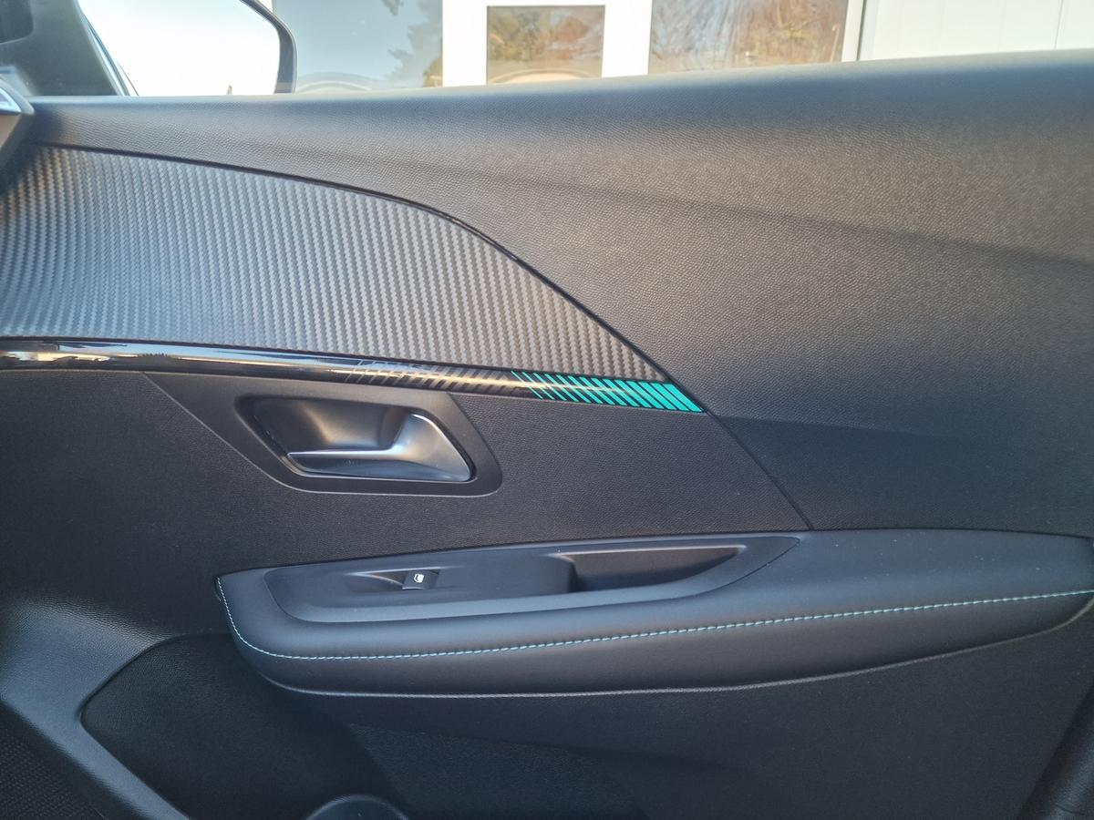 Peugeot 208  PureTech 100 Allure*LED*Navi*R-Cam