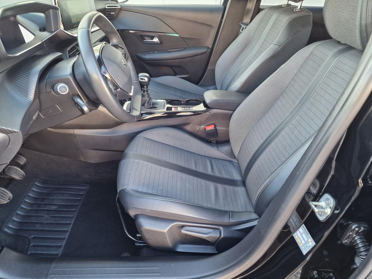 Peugeot 208  PureTech 100 Allure*LED*Navi*R-Cam