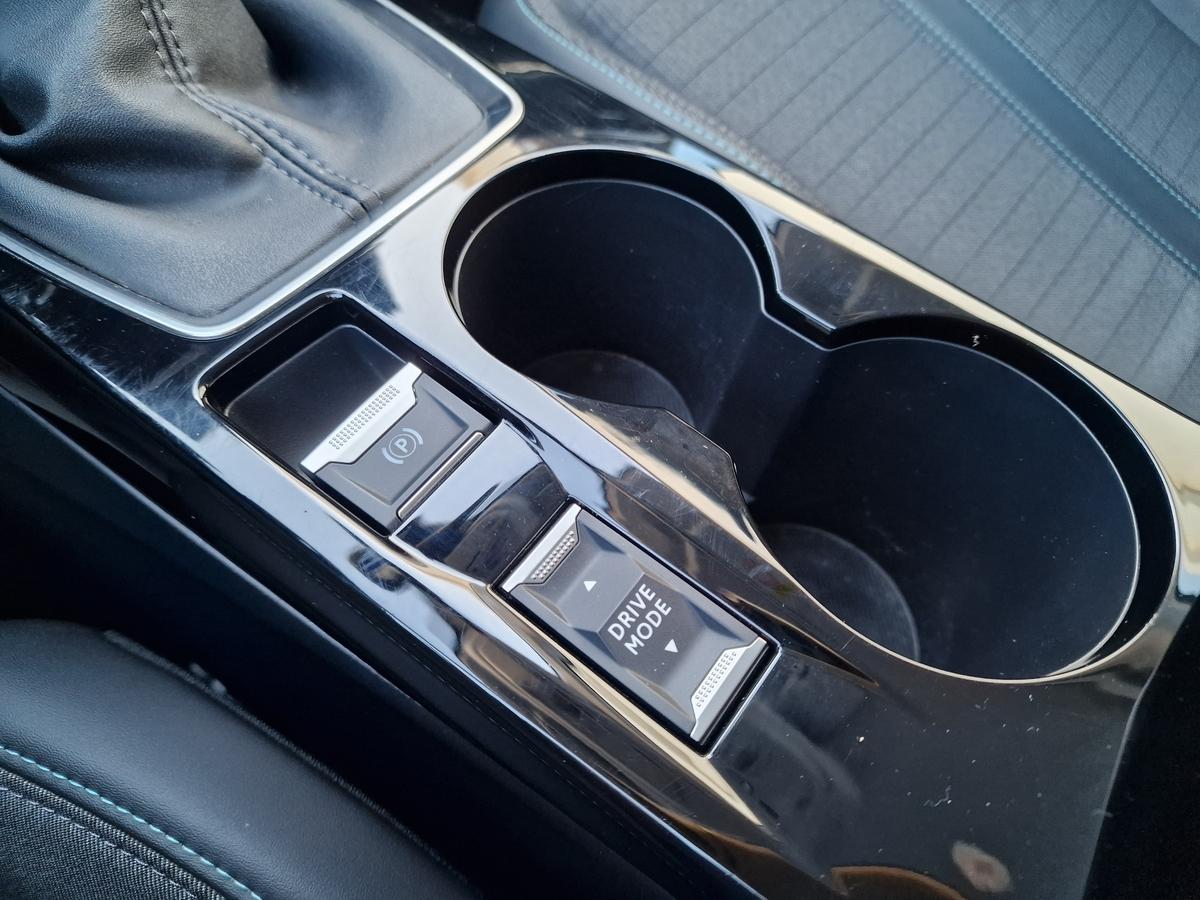 Peugeot 208  PureTech 100 Allure*LED*Navi*R-Cam