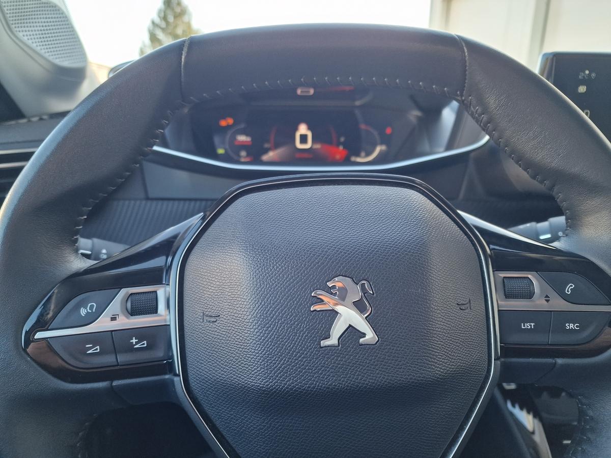 Peugeot 208  PureTech 100 Allure*LED*Navi*R-Cam
