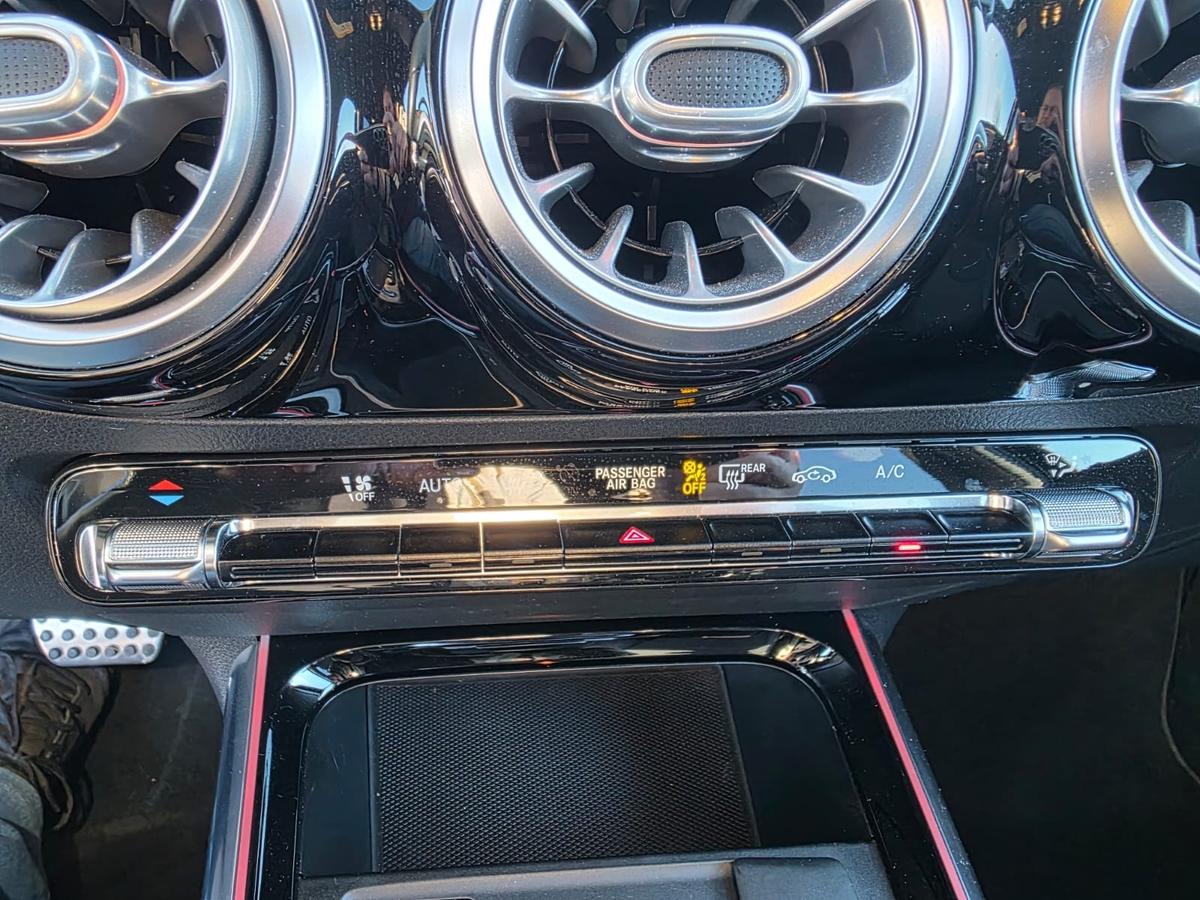 Mercedes-Benz B 220 AMG Line Sport AGA. 