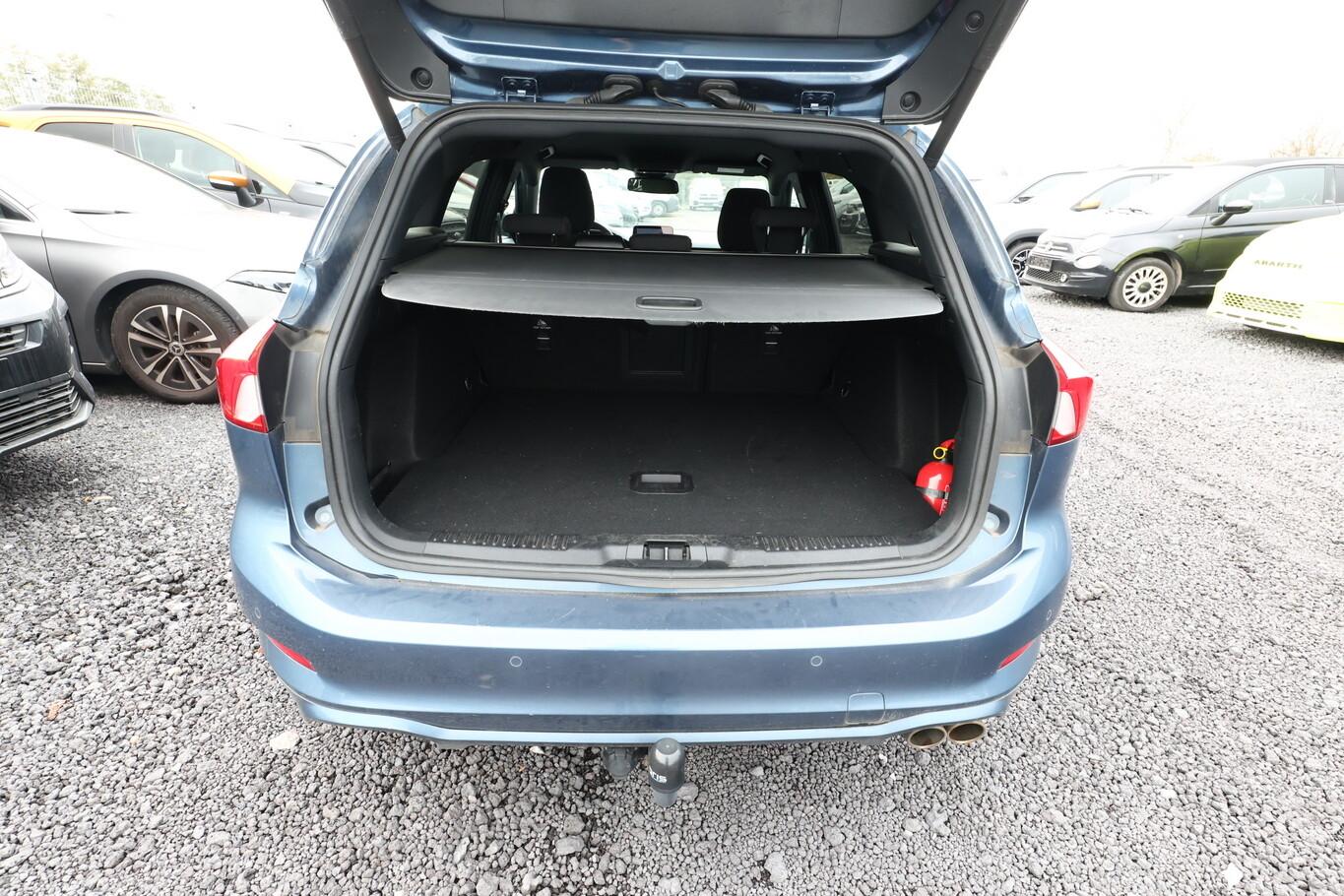 Ford Focus 1.0 EB 155 ST-Line LED AHK ACC SHZ PDC Kam