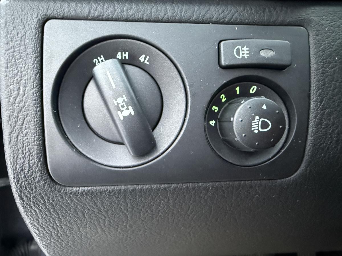 Ssangyong REXTON  EXECUTIVE 2.2 D 7 Sitzer 3,5T AHK  