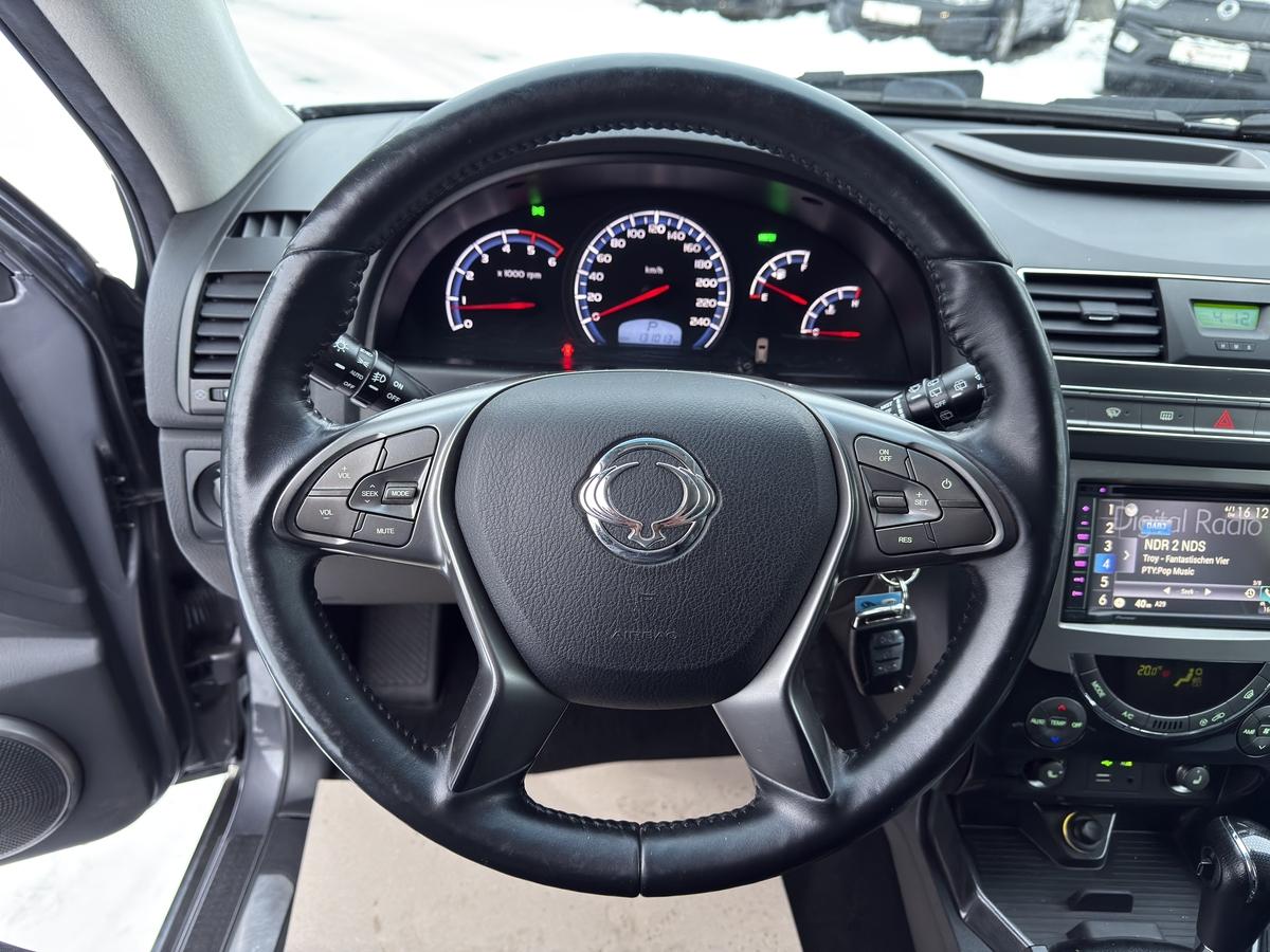 Ssangyong REXTON  EXECUTIVE 2.2 D 7 Sitzer 3,5T AHK  