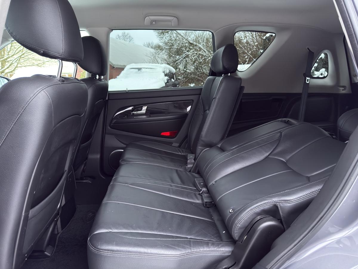 Ssangyong REXTON  EXECUTIVE 2.2 D 7 Sitzer 3,5T AHK  