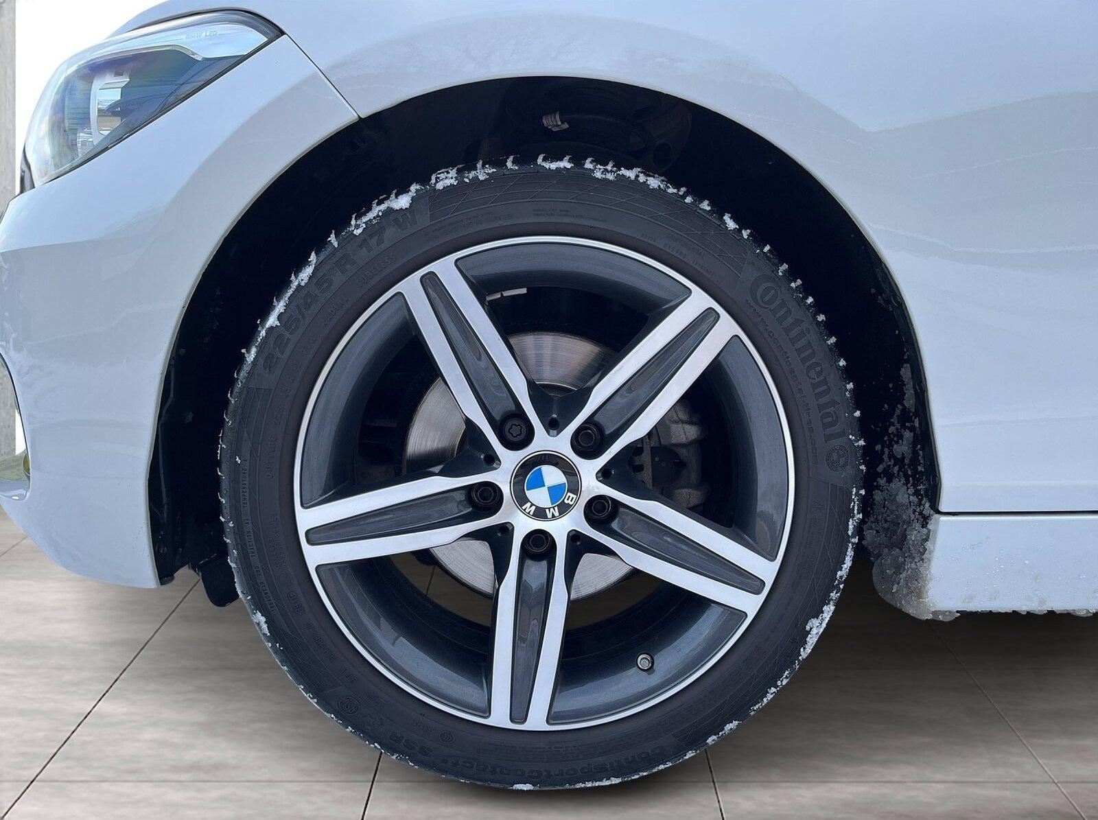 BMW 120 5-TÜRER SPORT LINE AUT NAVI LED GRA PDC SHZG KLIMAAUTOMATIK