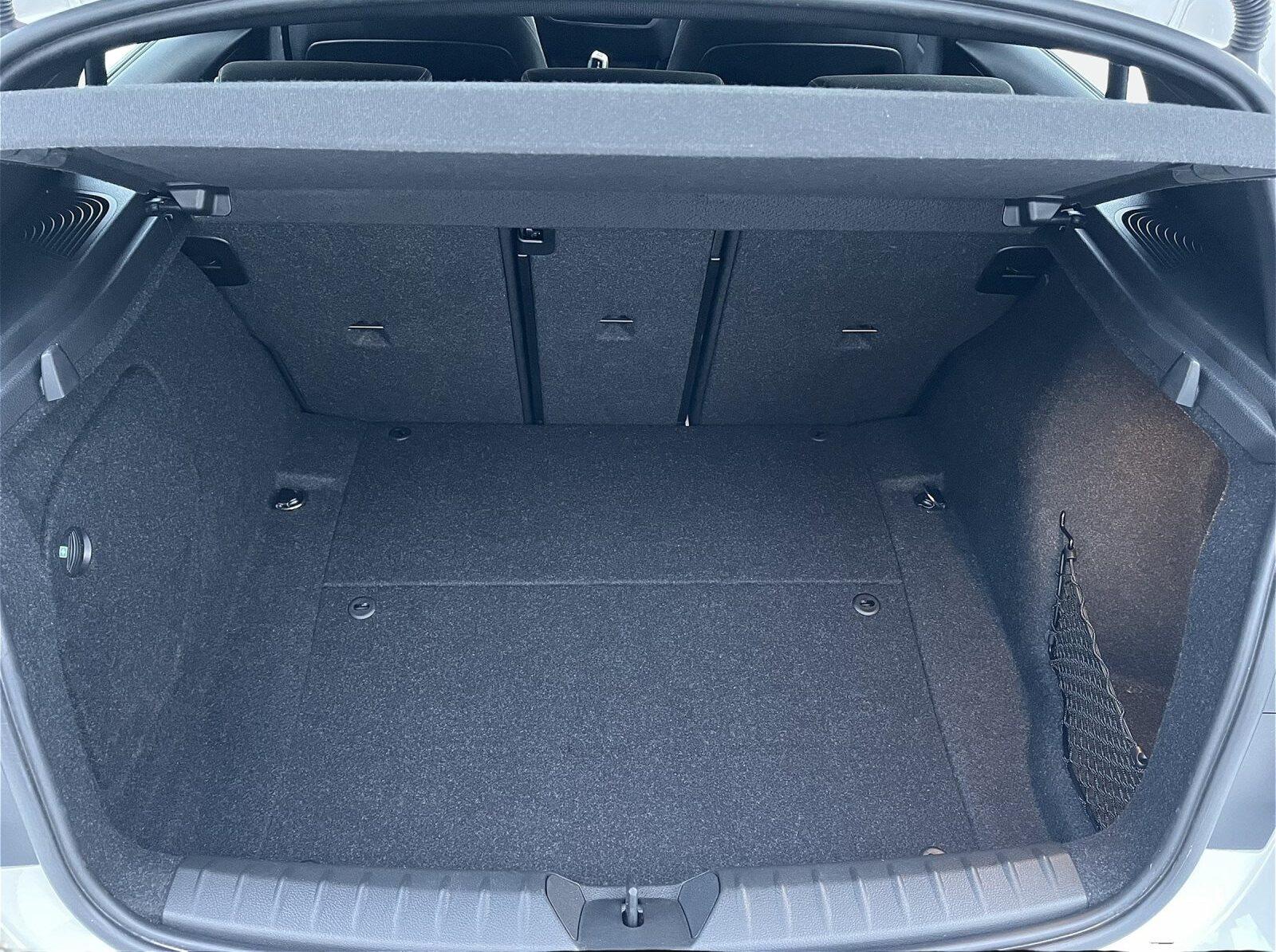 BMW 120 5-TÜRER SPORT LINE AUT NAVI LED GRA PDC SHZG KLIMAAUTOMATIK