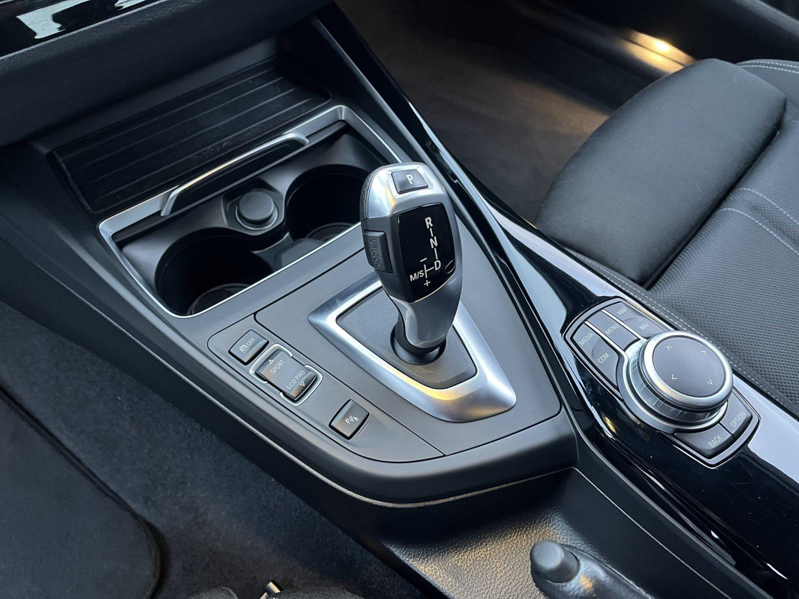 BMW 120 5-TÜRER SPORT LINE AUT NAVI LED GRA PDC SHZG KLIMAAUTOMATIK