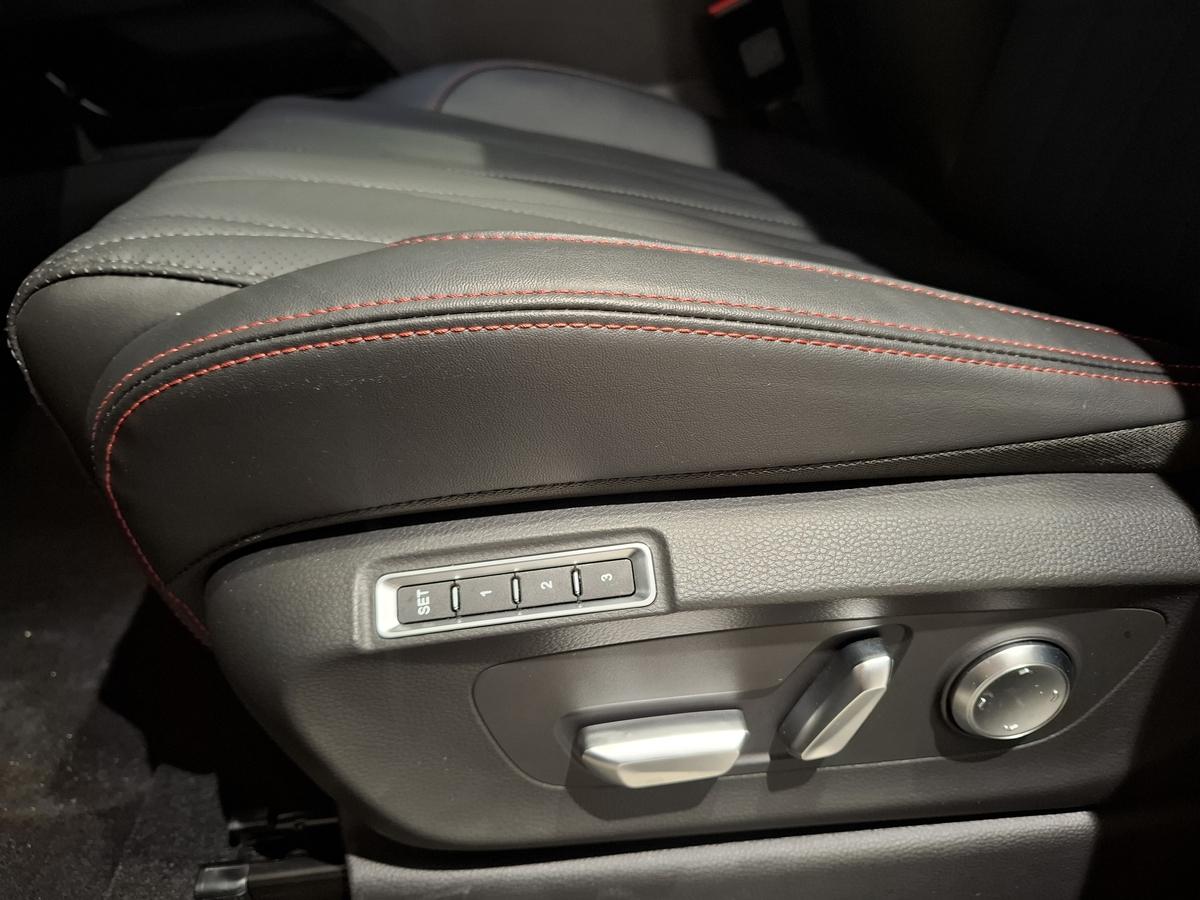 Foton 4 Ultra Sitzbelüftung Panorama Leder NEU