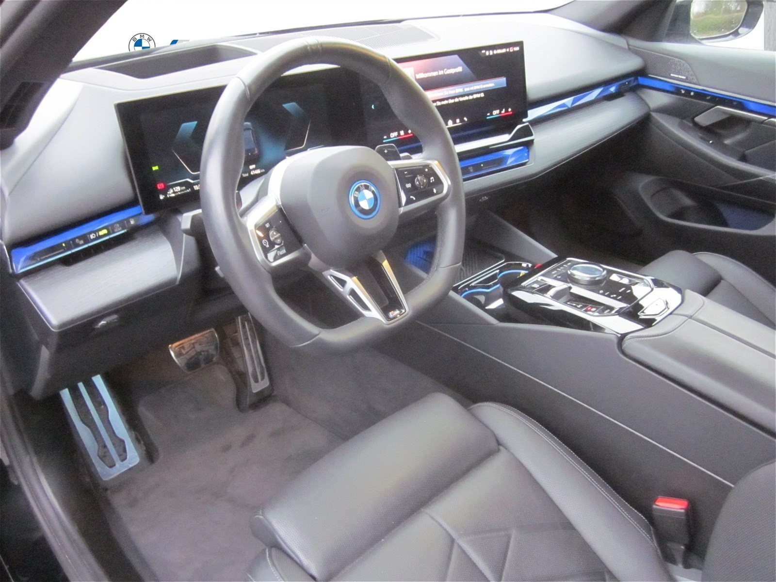 BMW 550 M SPORT LC PROF LEDER PANO ALARM HIFI HK DAB