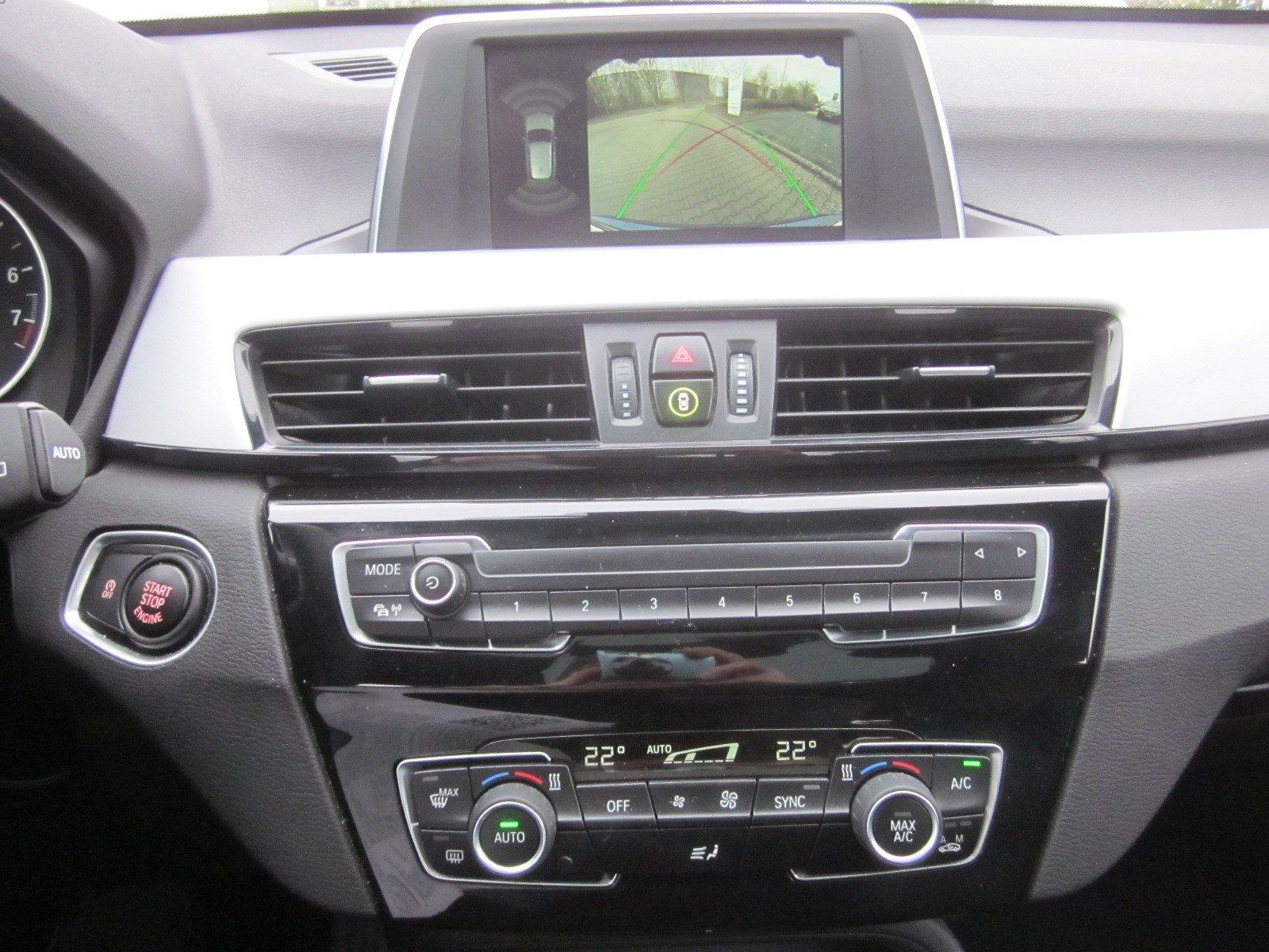 BMW X1 ADVANTAGE AUT PANO LED GRA RFK PDC