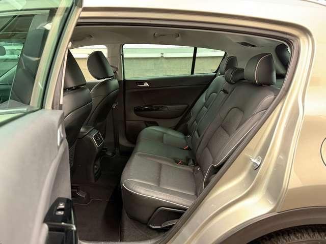 Kia Sportage 2WD AHK SHZ NAVI LEDER LED 1.Hd