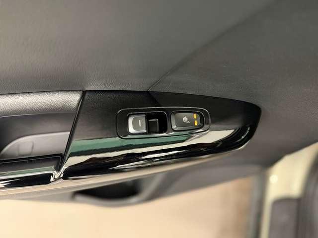 Kia Sportage 2WD AHK SHZ NAVI LEDER LED 1.Hd