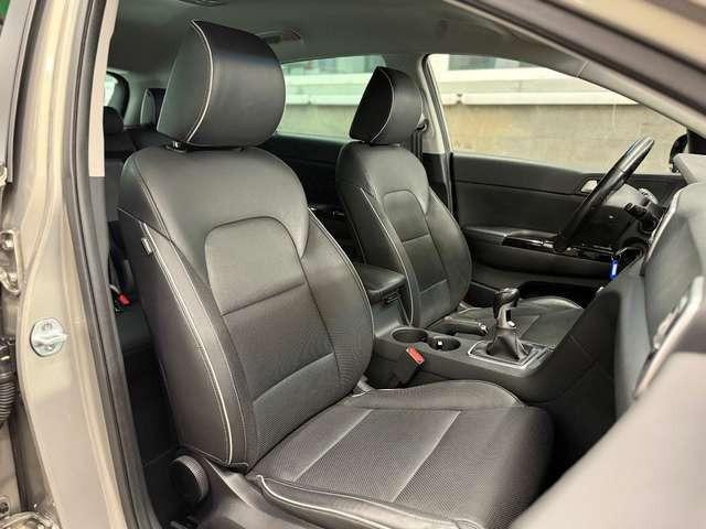 Kia Sportage 2WD AHK SHZ NAVI LEDER LED 1.Hd