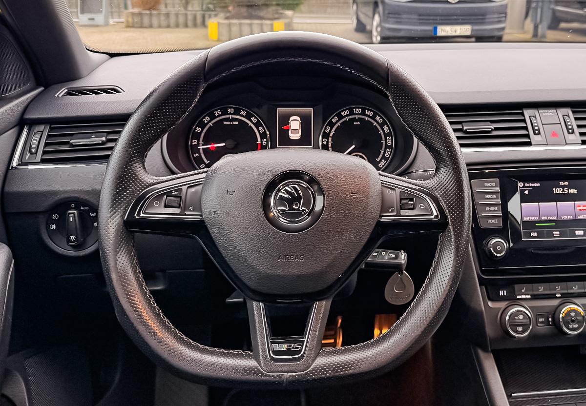 Skoda Octavia 2.0 TDI RS Pano SHZ Bi-Xenon Navi