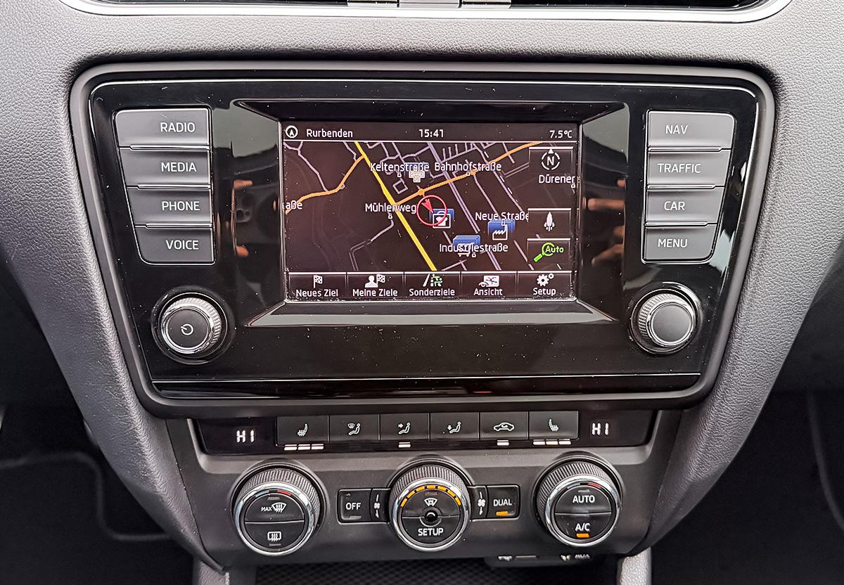 Skoda Octavia 2.0 TDI RS Pano SHZ Bi-Xenon Navi