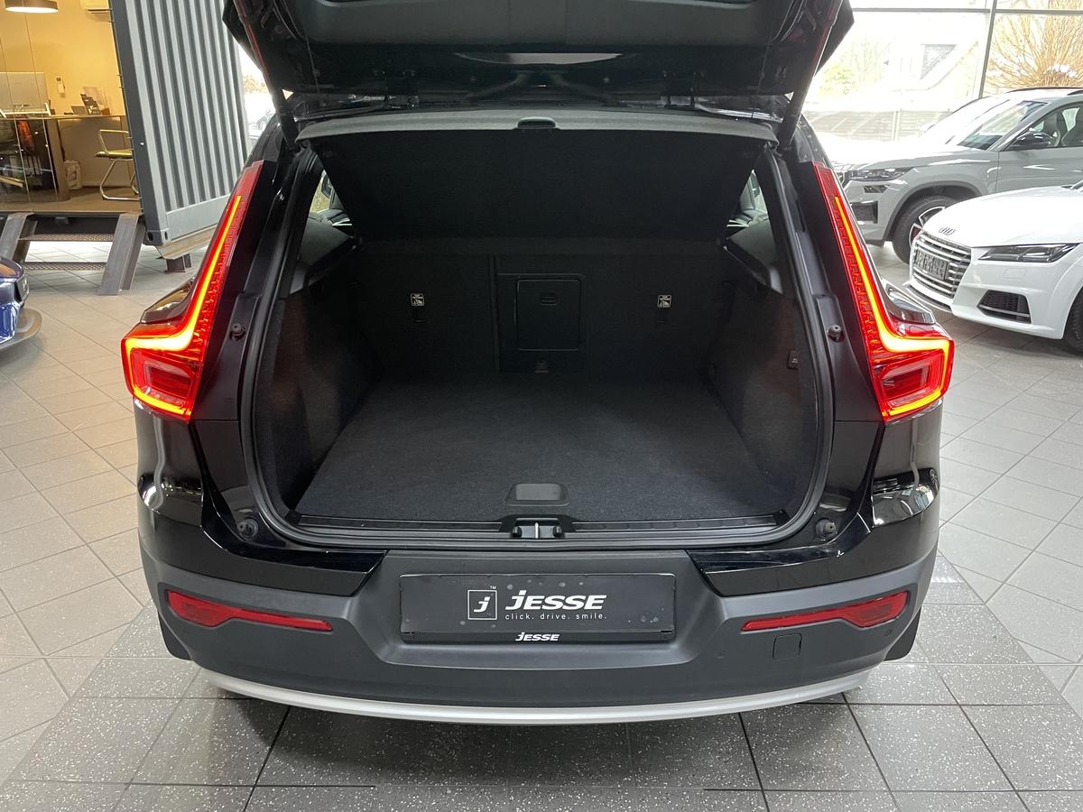 Volvo XC40  T4 Recharge Core LED Temp. CarPlay AHK