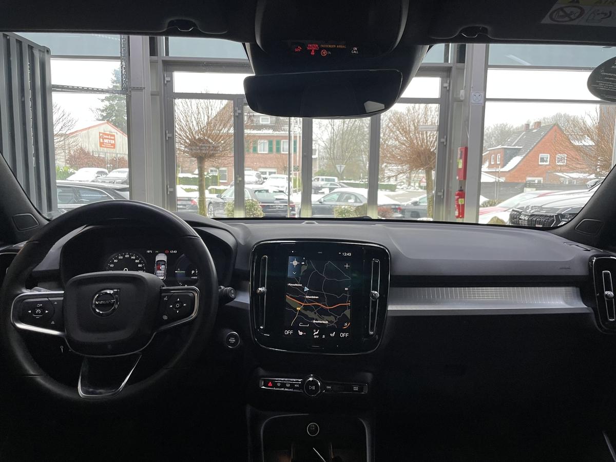 Volvo XC40  T4 Recharge Core LED Temp. CarPlay AHK