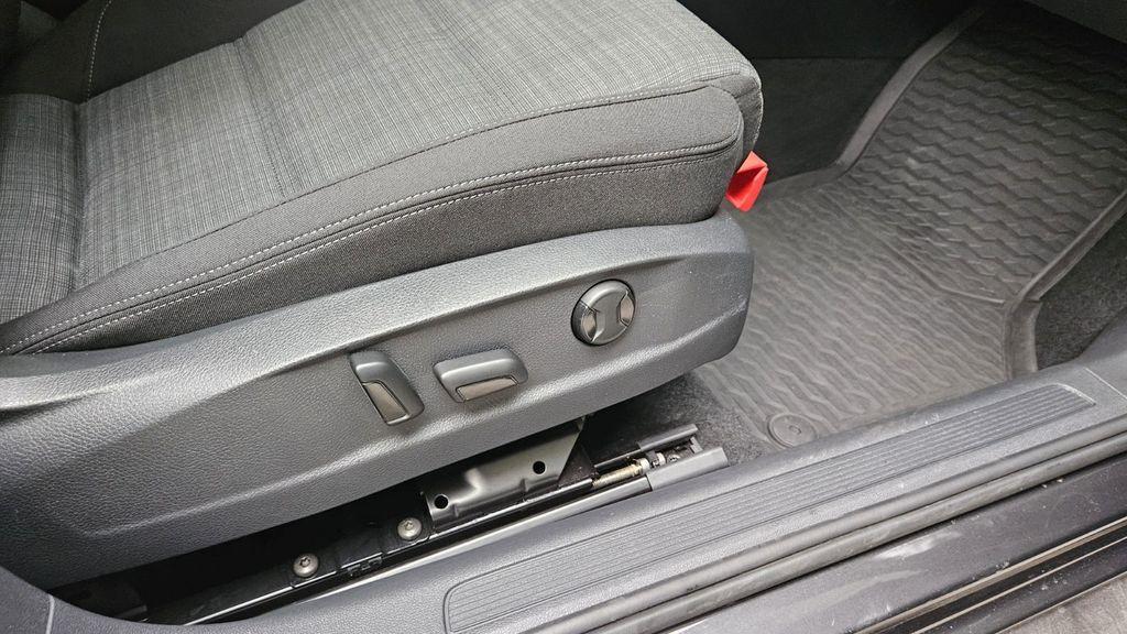 Volkswagen Passat Variant Business Navi Memory Kamera LED