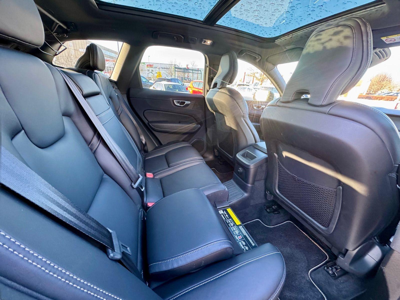 Volvo XC60 XC60 T8 R-Design Recharge Plug-In Hybrid AWD