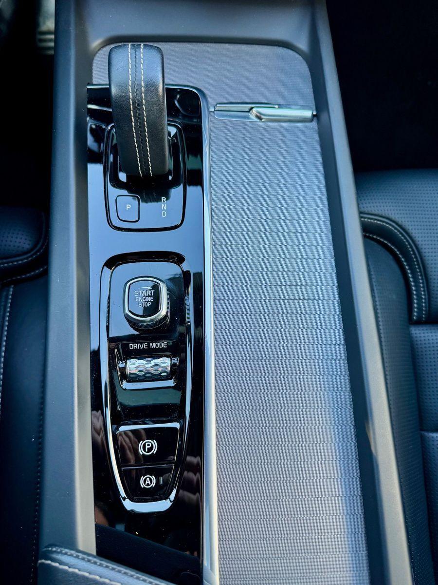 Volvo XC60 XC60 T8 R-Design Recharge Plug-In Hybrid AWD