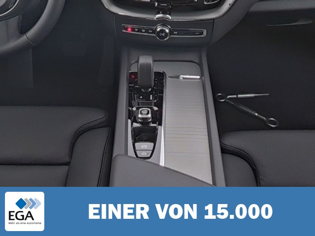 Volvo XC60 Plus Bright Recharge Plug-In Hybrid AWD StandHZG Digitales Cockpit Memory S