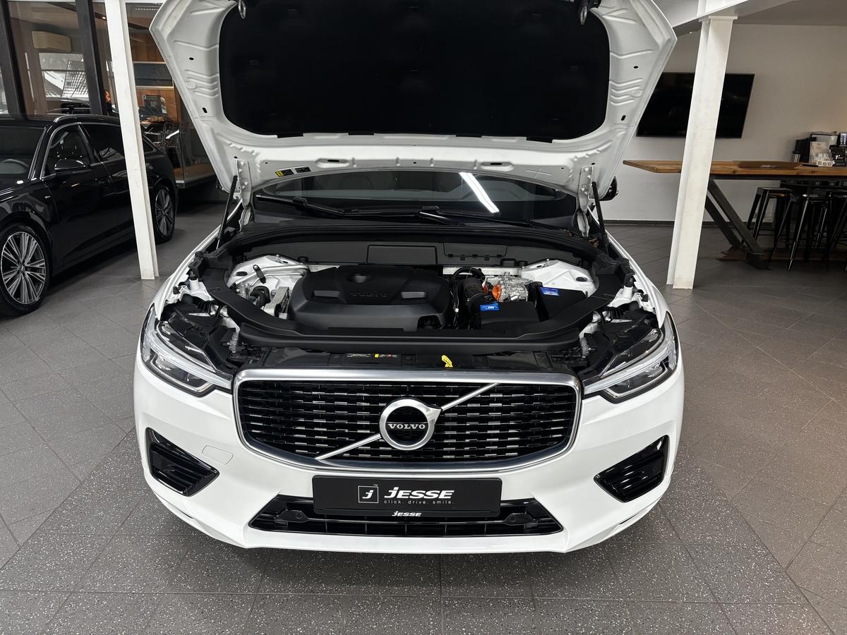 Volvo XC60 T8 AWD Recharge R Design Pano H&K AHK R.Cam