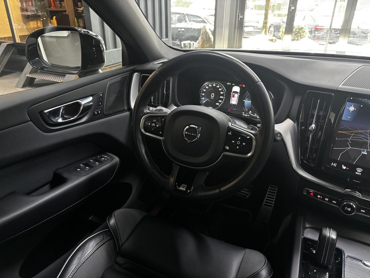 Volvo XC60 T8 AWD Recharge R Design Pano H&K AHK R.Cam