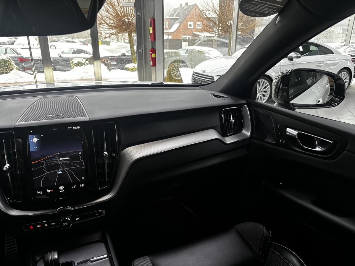 Volvo XC60 T8 AWD Recharge R Design Pano H&K AHK R.Cam