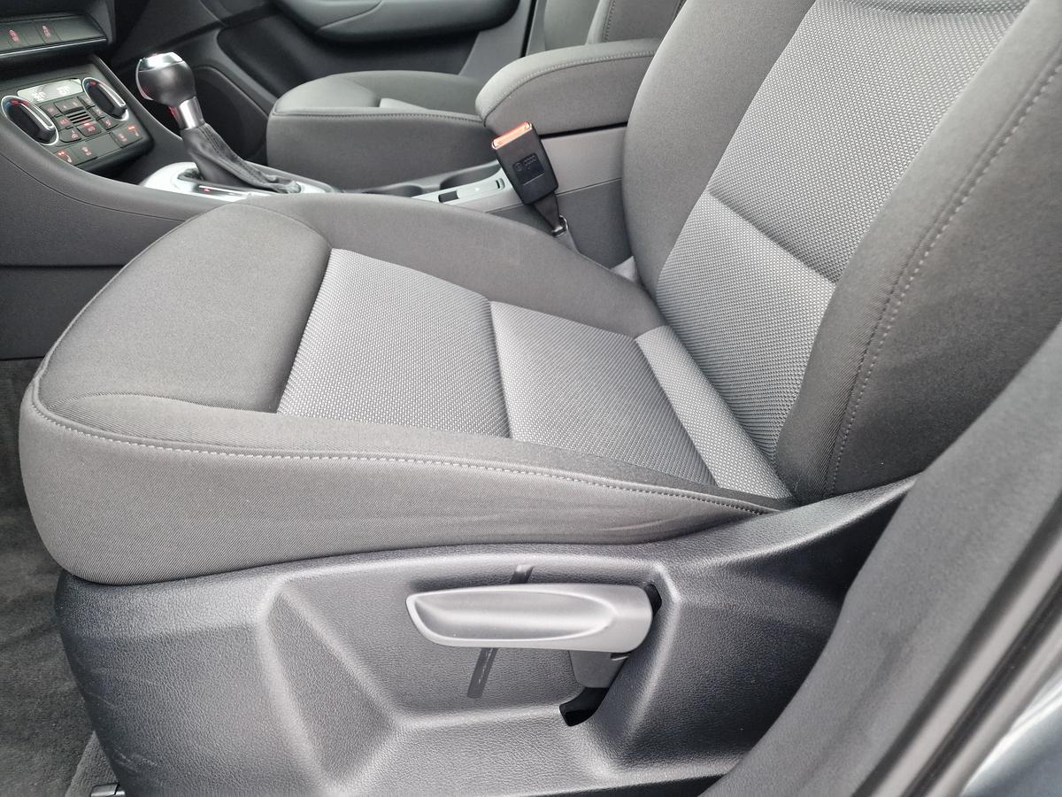 Audi Q3  S-Tronic*Xenon*Navi*Sitzheizung*PDC