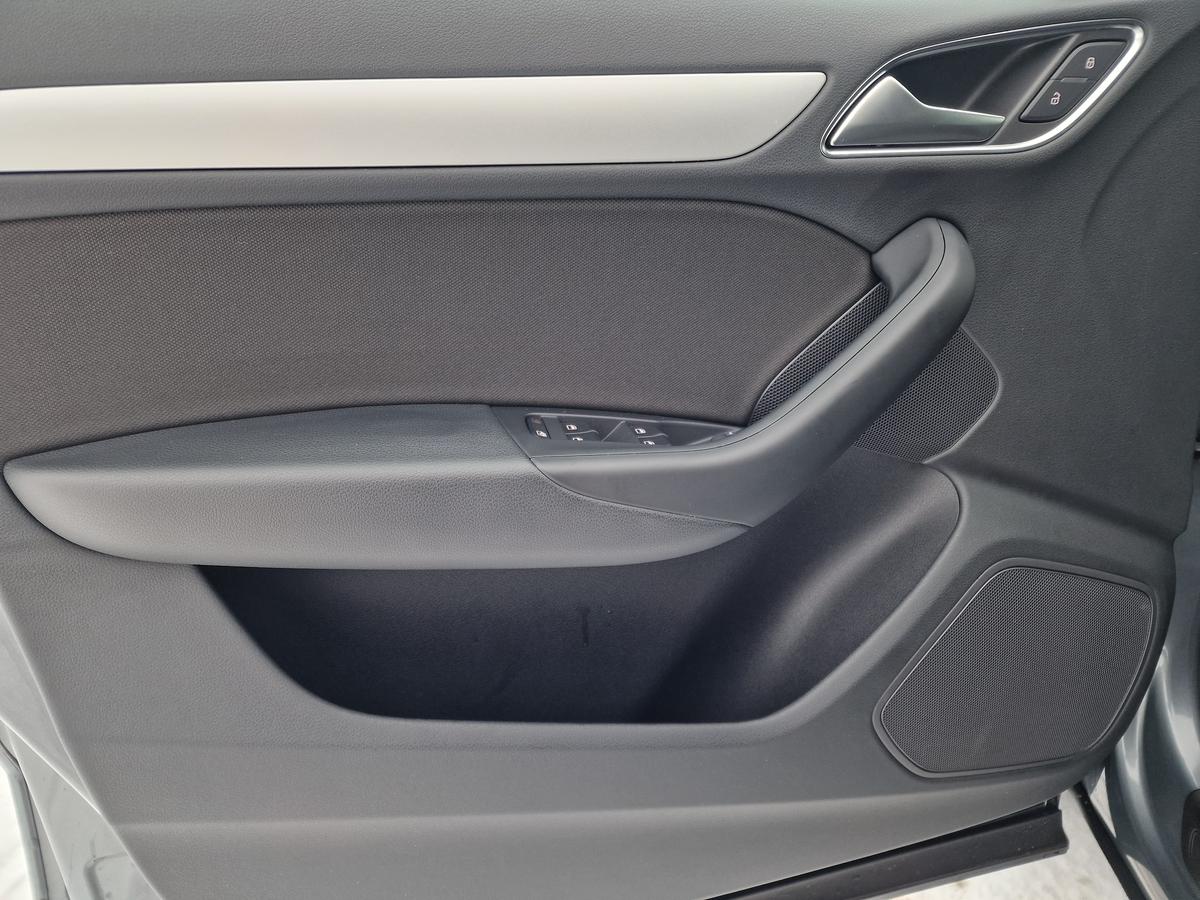 Audi Q3  S-Tronic*Xenon*Navi*Sitzheizung*PDC