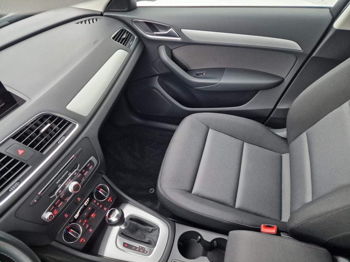 Audi Q3  S-Tronic*Xenon*Navi*Sitzheizung*PDC