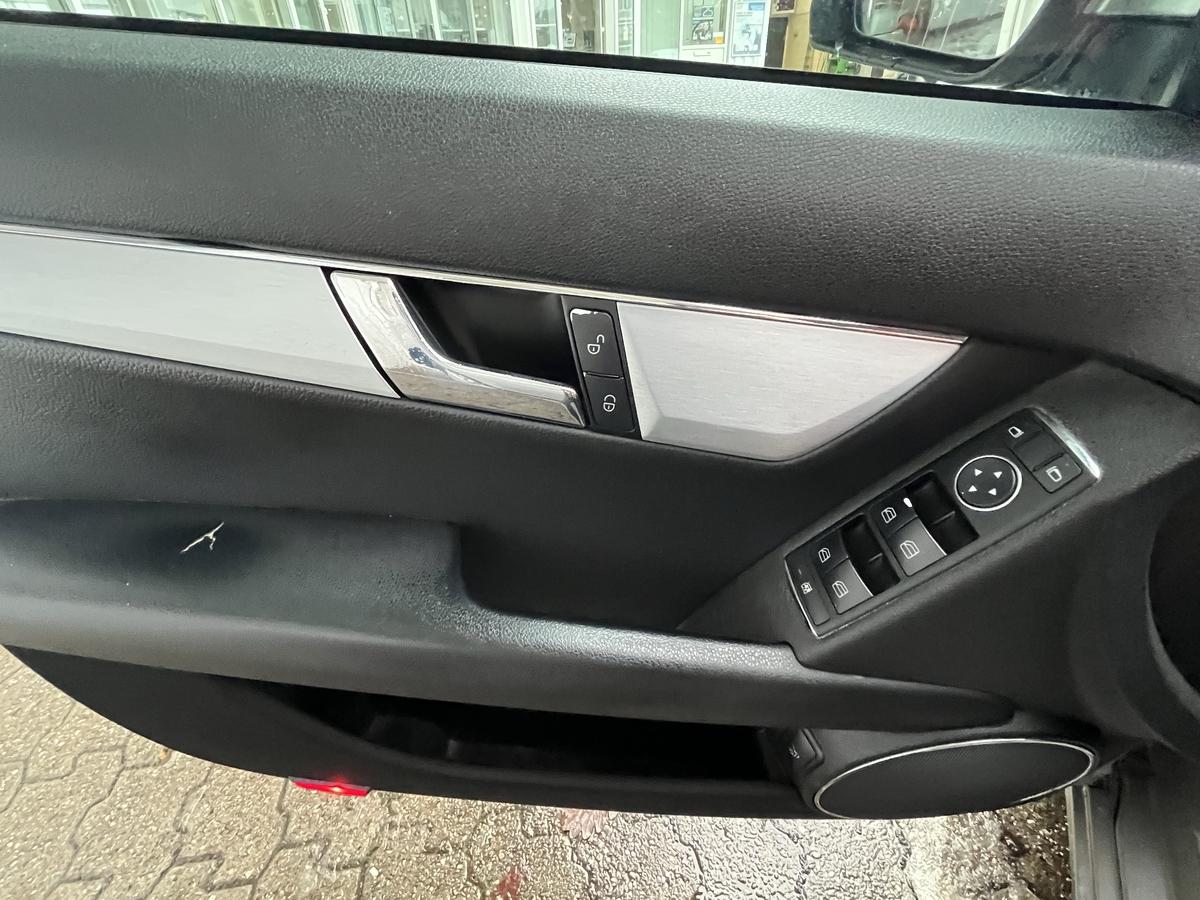 Mercedes-Benz C 180 K Avantgarde*AUTOMATIC*SHZ*PTS VO+HI*THERMATIC 