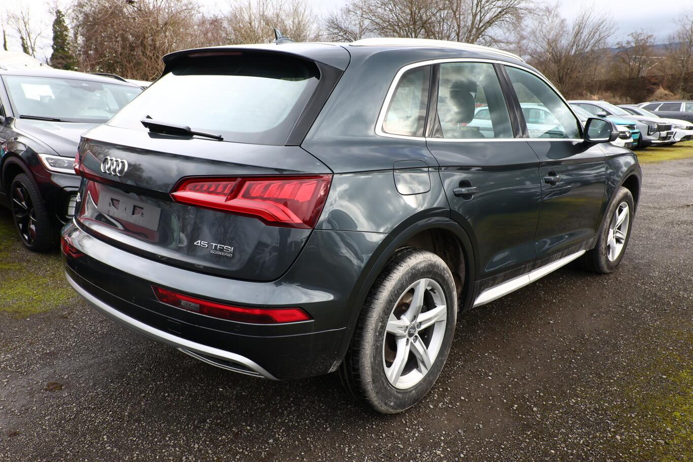 Audi Q5 45 TFSI S-tronic quattro sport Nav PDC eHk