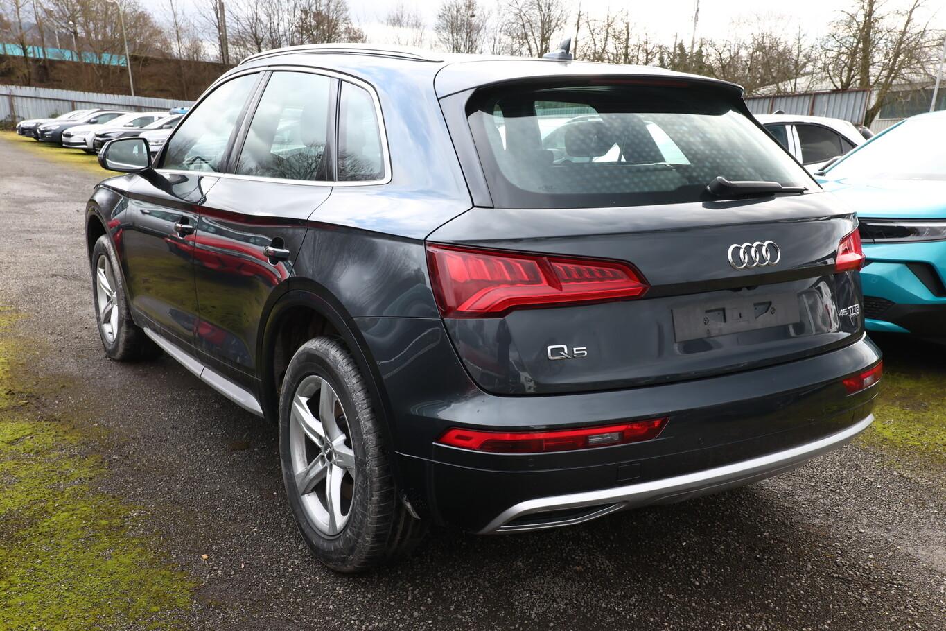 Audi Q5 45 TFSI S-tronic quattro sport Nav PDC eHk