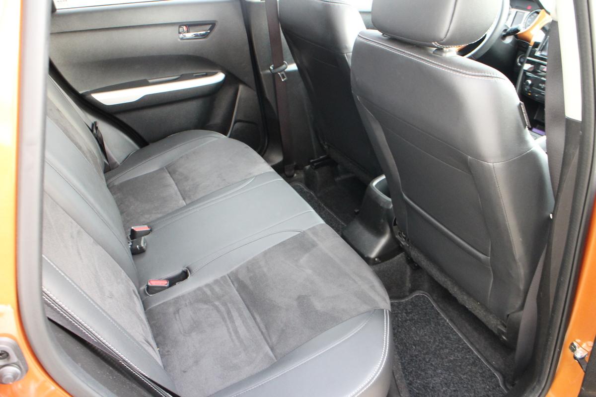 Suzuki Vitara 1.6 Comfort+ 4x4*Panoramadach*AHK*NAVI* 