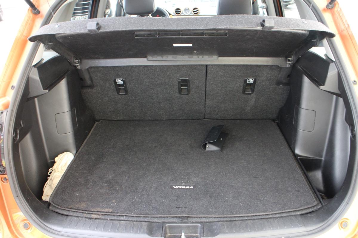 Suzuki Vitara 1.6 Comfort+ 4x4*Panoramadach*AHK*NAVI* 