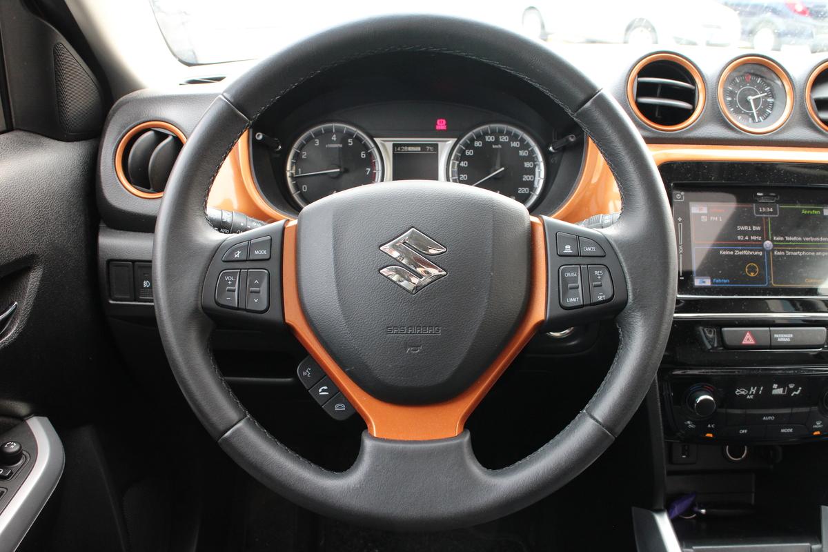 Suzuki Vitara 1.6 Comfort+ 4x4*Panoramadach*AHK*NAVI* 