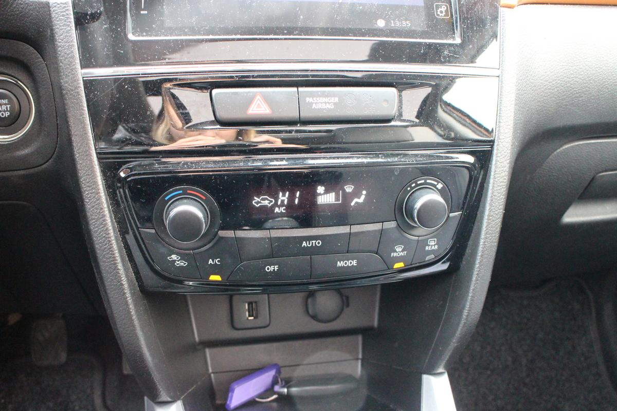 Suzuki Vitara 1.6 Comfort+ 4x4*Panoramadach*AHK*NAVI* 