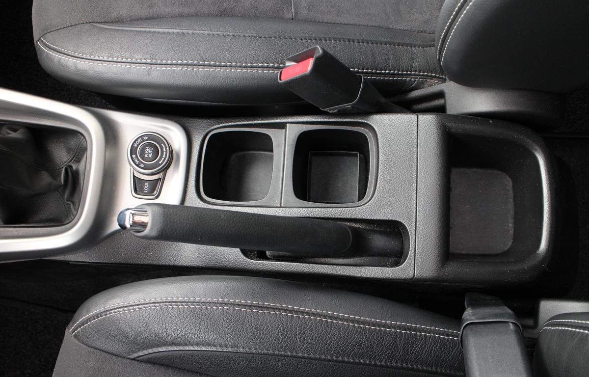 Suzuki Vitara 1.6 Comfort+ 4x4*Panoramadach*AHK*NAVI* 