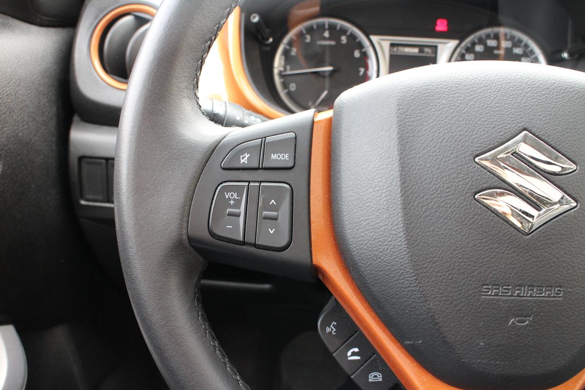 Suzuki Vitara 1.6 Comfort+ 4x4*Panoramadach*AHK*NAVI* 