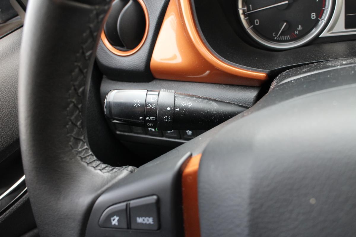 Suzuki Vitara 1.6 Comfort+ 4x4*Panoramadach*AHK*NAVI* 