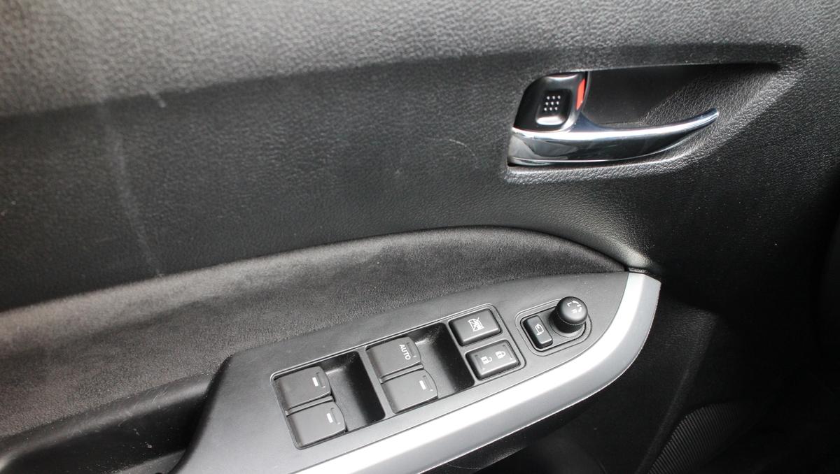 Suzuki Vitara 1.6 Comfort+ 4x4*Panoramadach*AHK*NAVI* 