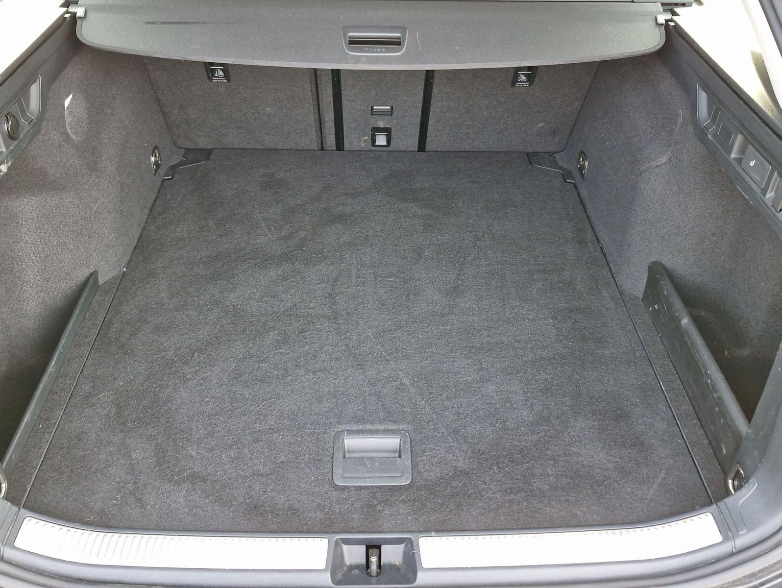 Volkswagen Passat Variant neues Modell 1.5 eTSI DSG Navi LE