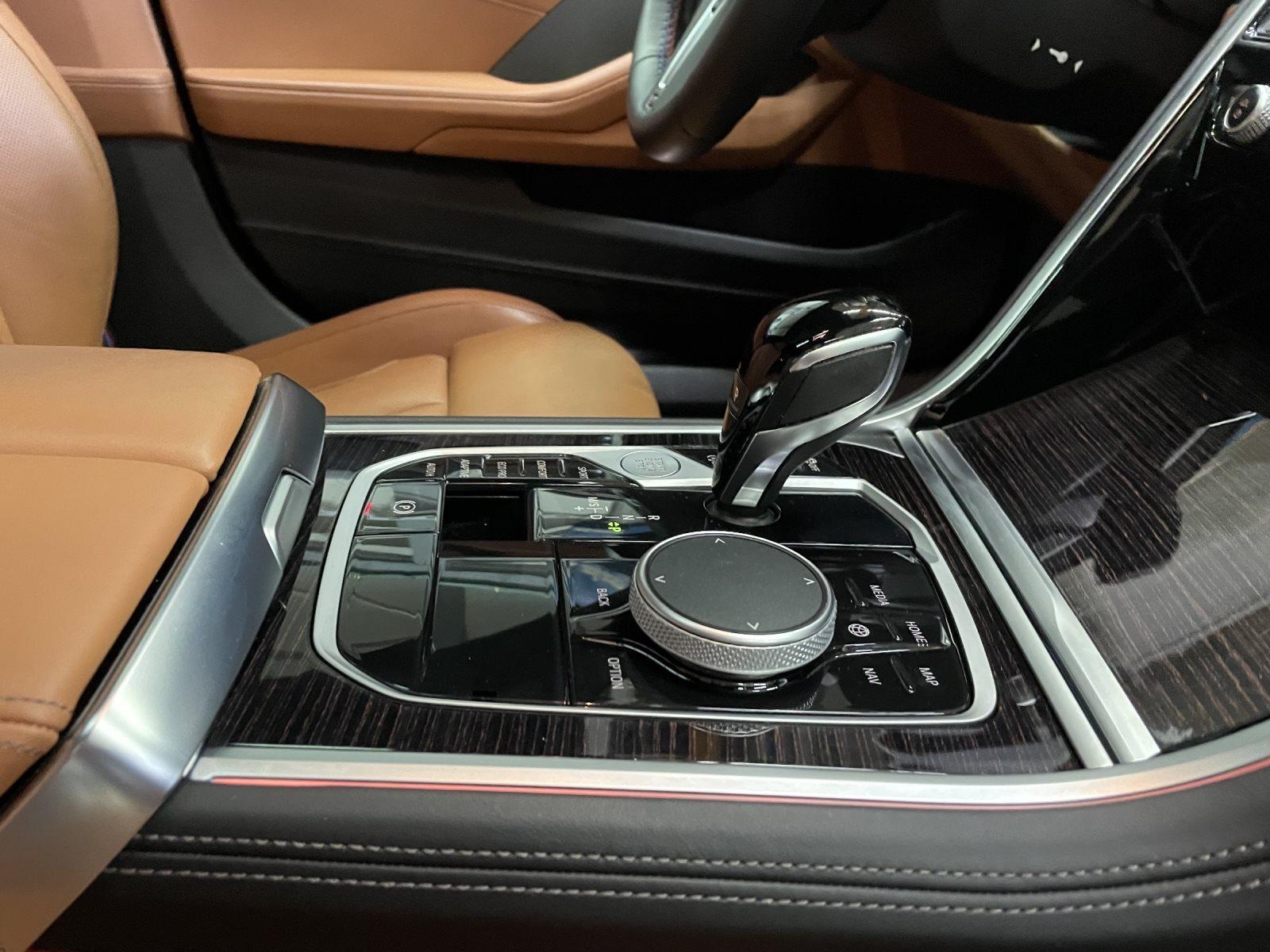 BMW M850 GRAN COUPE PANO SOFT-CLOSE LASER ALU 20