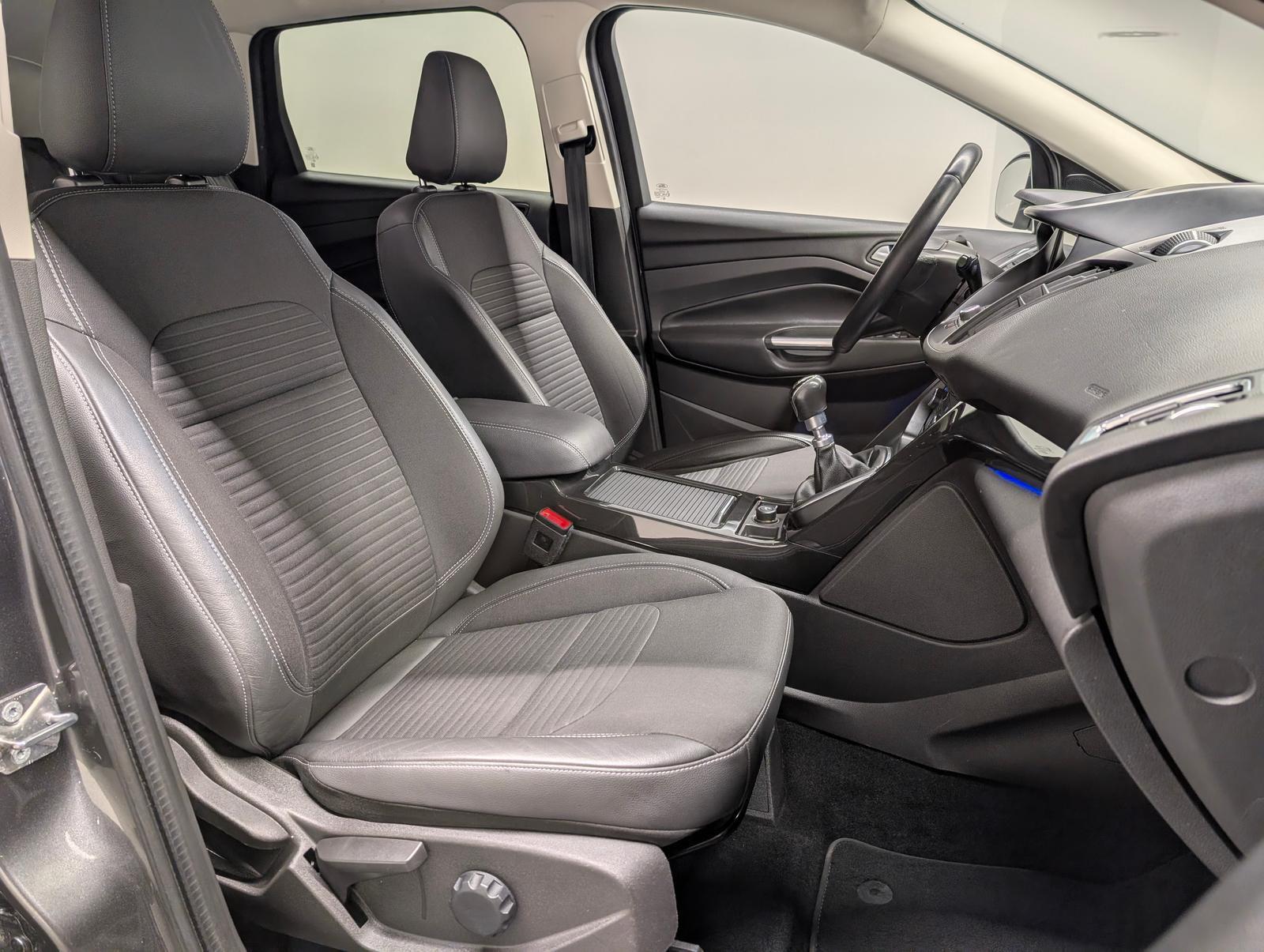 Ford Kuga Titanium AHK/el.Heck/Bi-Xenon/Kam/Navi/SHZ