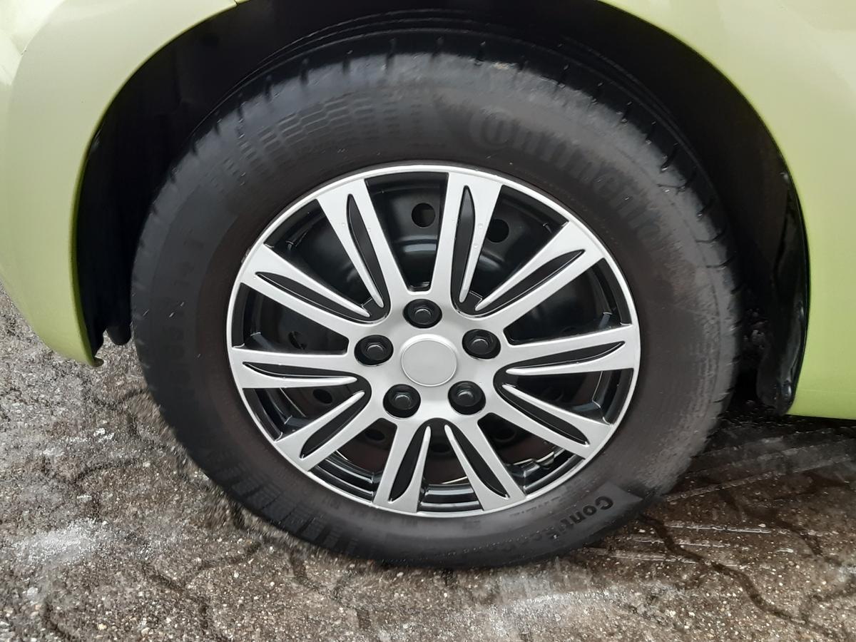 Daihatsu Sirion 5-türig