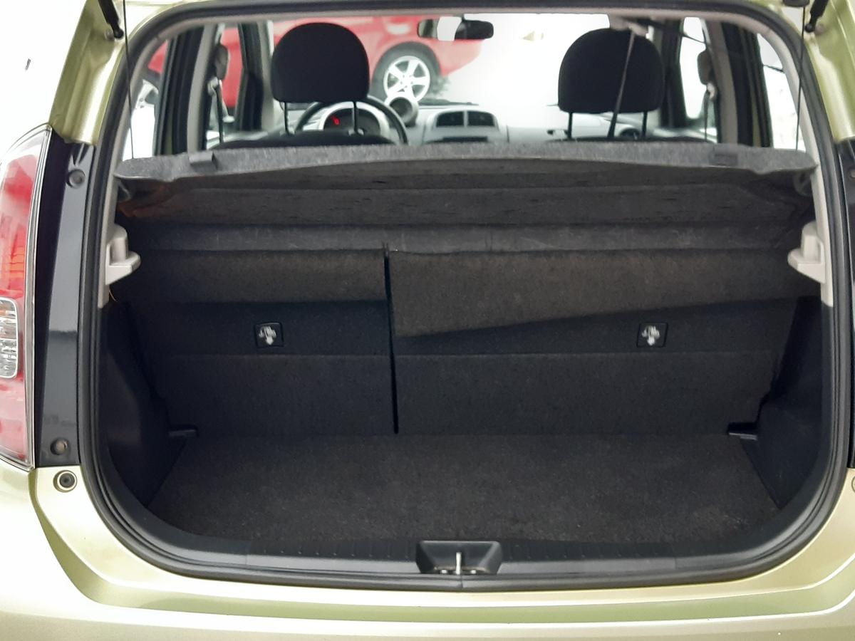 Daihatsu Sirion 5-türig