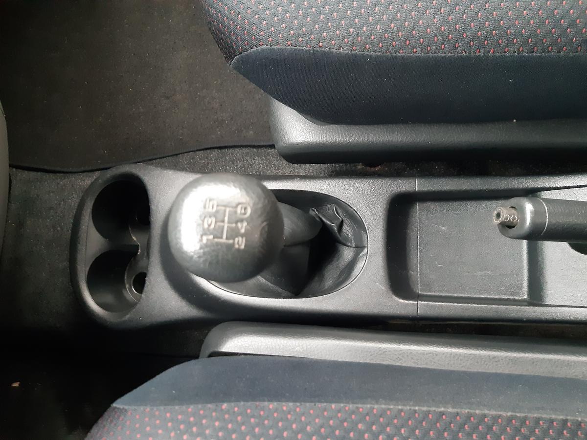 Daihatsu Sirion 5-türig