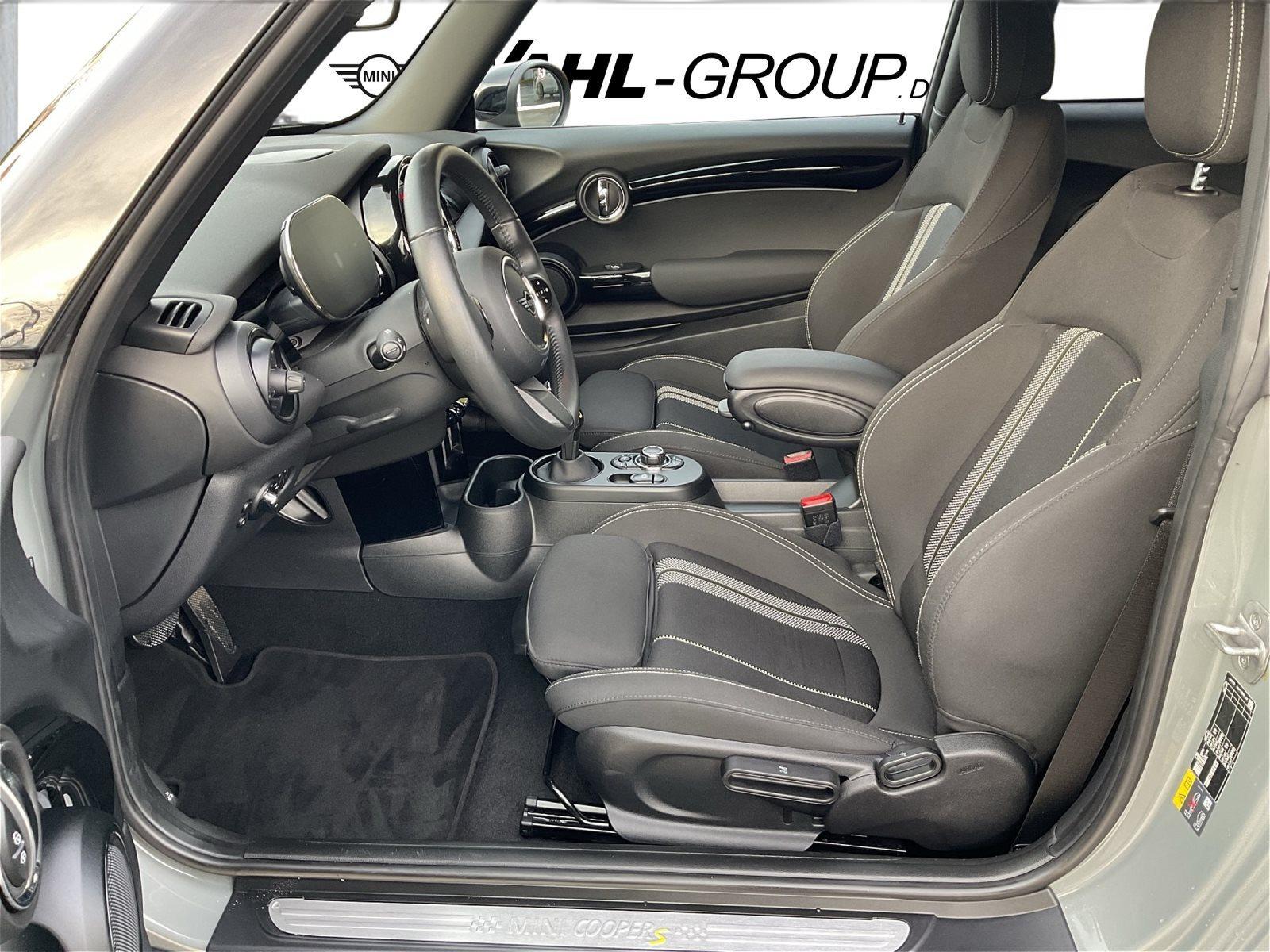 MINI Cooper SE SE ESSENTIAL TRIM NAVI LED GRA PDC SHZG DAB